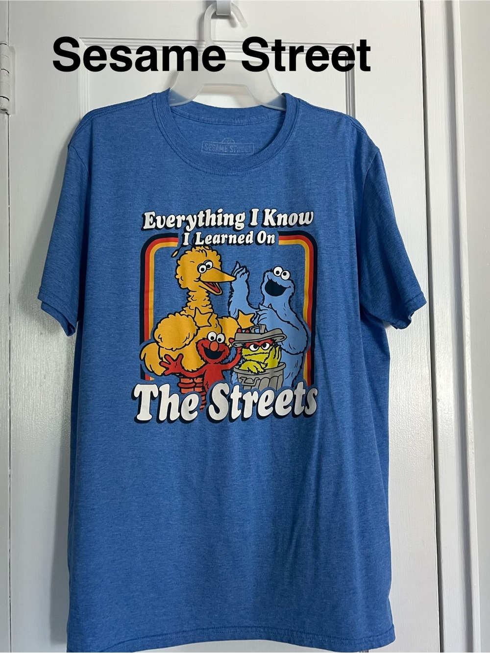 Sesame Street T-Shirt, Size L